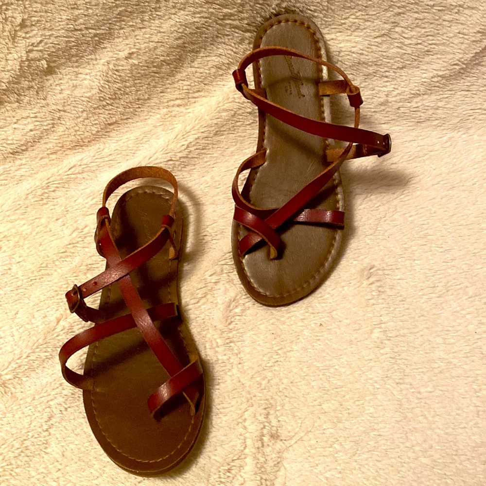 Universal Thread flat sandals.  Womens Size 5.